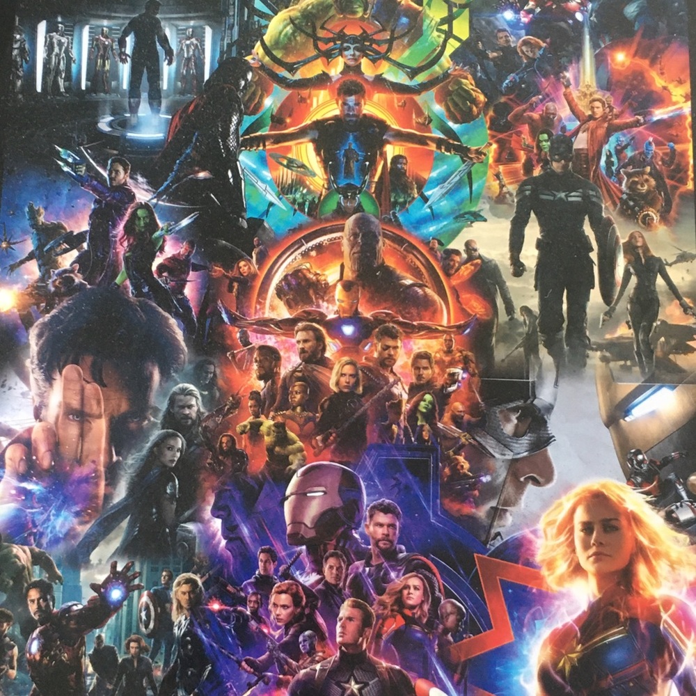 🔻NWT🔻MARVEL CINEMATIC UNIVERSE🔻3000 Piece Jigsaw 14+ to Adults 32” x 45” New